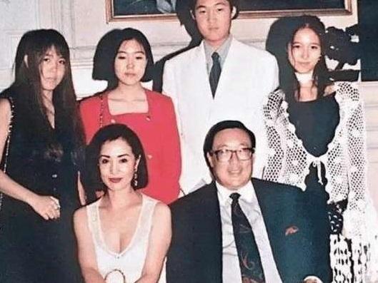 她昔日美艳不输范冰冰, 嫁入豪门老公却出轨, 忍43年分得天价遗产