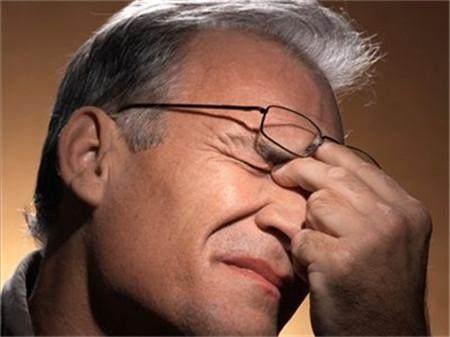 医生提醒: 眼睛有这3个变化, 说明肝脏受损了, 很多人还不知道!