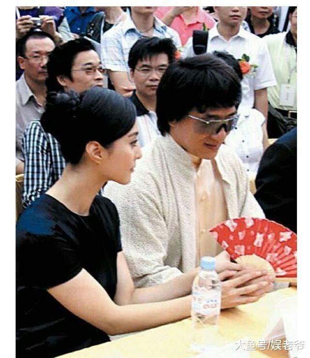大家欠成龙一句道歉, 大哥都礼貌手了, 范冰冰还要怎样!