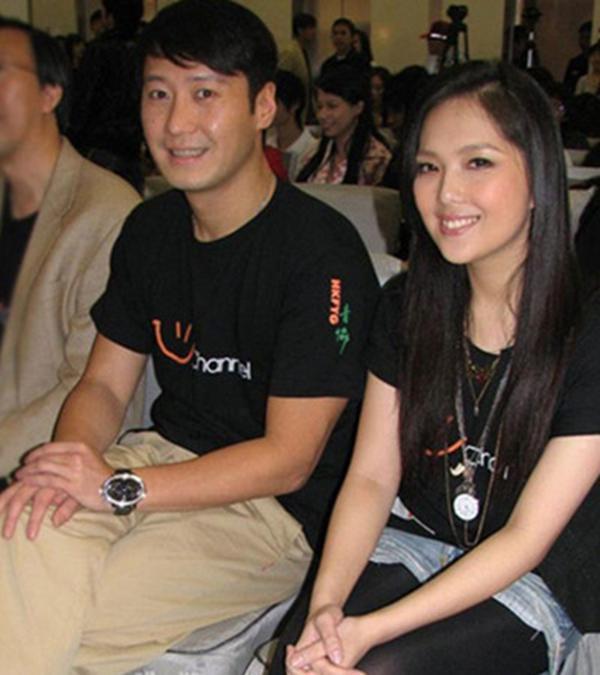说到黎明的恋情,那也是颇为丰富,从舒淇到乐基儿再到如今的阿wing,从