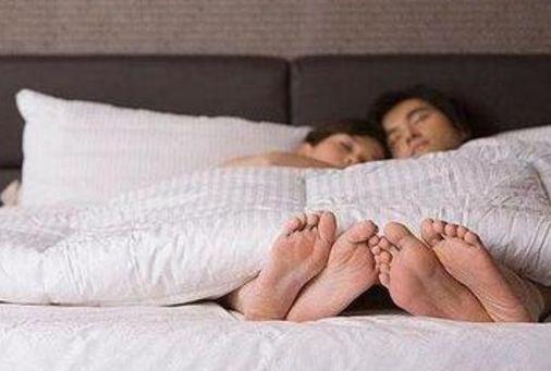 夫妻“恩爱”后, 女人不要立马做这3件事, 很可能会拖累“子宫”