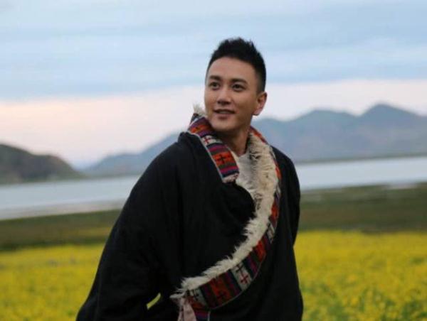 《香蜜》男演员生活照, 润玉剧外反差大, 月下仙人简直判若两人!