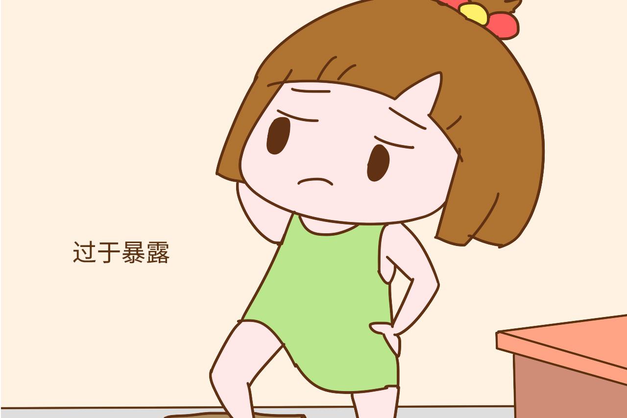 孩子夏天不宜穿这几类衣服, 影响美观还易受伤, 尤其是女生