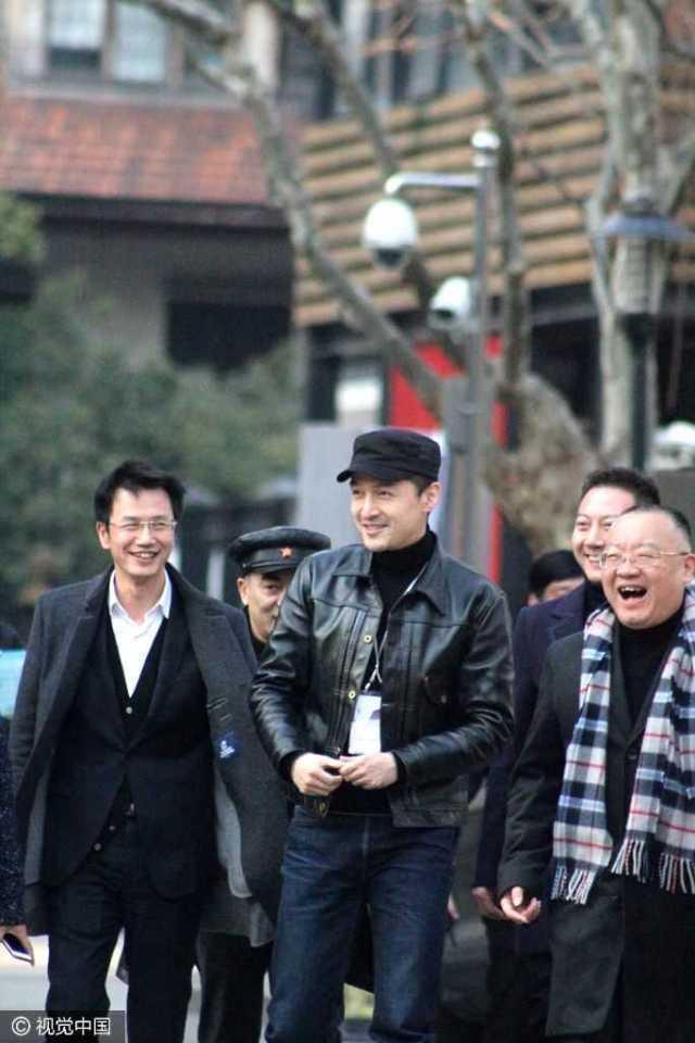 胡歌穿那么帅干嘛! 迷得考生只会表演昏倒, 这回就算落榜都赚翻了