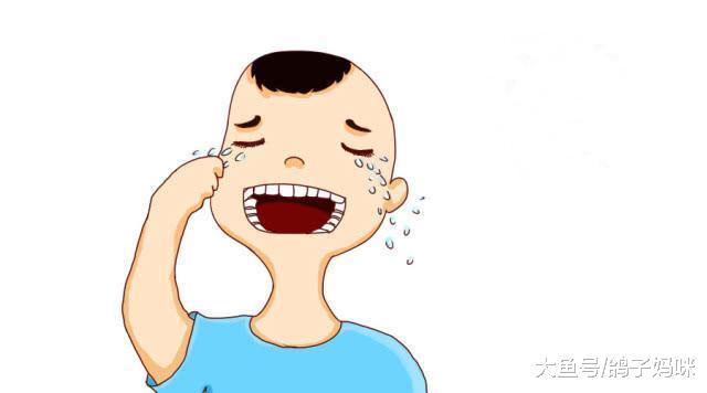 睡坏了? 男童酷像“咸蛋超人”, 竟是颅缝早闭惹祸!