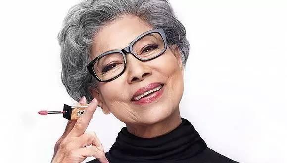 年轻时曾是民国十大美女之一, 却演了一辈子鬼婆, 今自曝无人敢娶真正原因