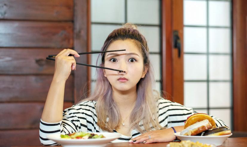 被评“做人不行” 何洁怒怼: 对所说的话负法律责任