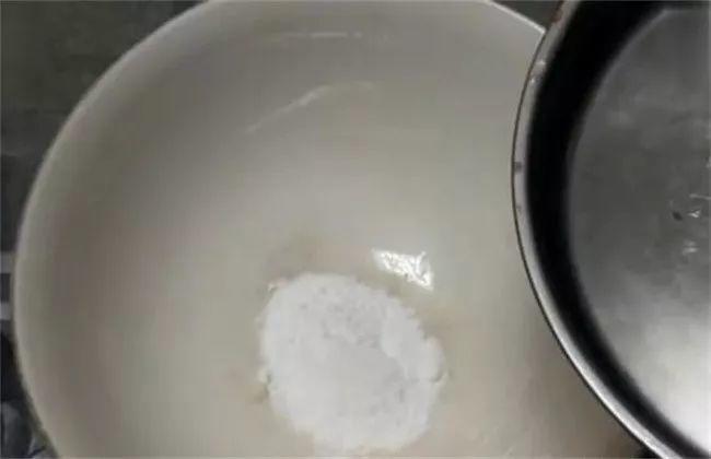 金针菇别买了, 切断根丢盆里, 7天冒出小脑袋!