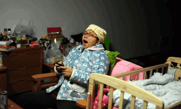 产妇生下宝宝3周后突发死亡, 医生的话叫父亲抽了儿子七个大耳光