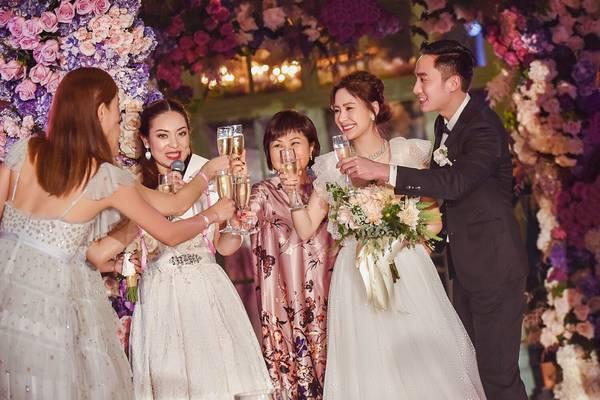 阿娇终于嫁了! 今天凌晨美国大婚, 从头哭到尾