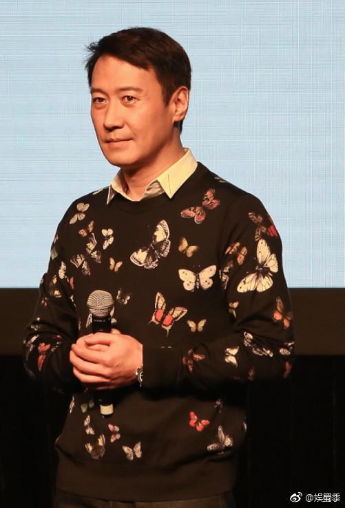 港媒曝光“黎明嫂”与前夫的婚纱照! 黎明称: ”百分百信任对方“