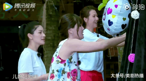 胡可竟然为安吉定了一门“娃娃亲”! 真是非常喜欢蔡少芬的女儿了