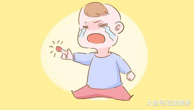 宝妈还在给宝宝穿开裆裤吗? 这3个弊端需要警惕