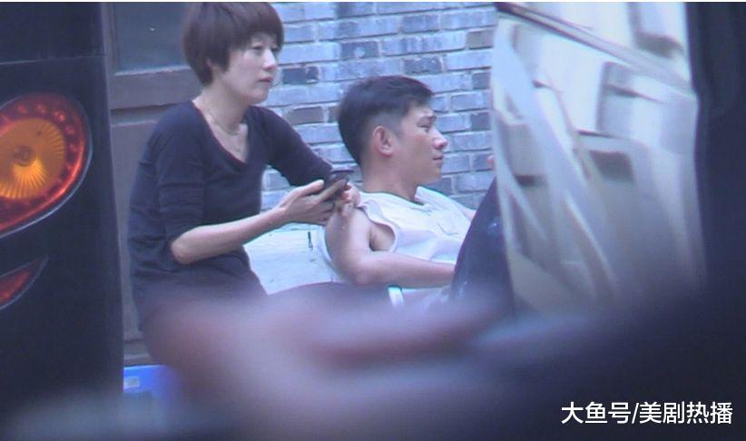 马伊琍探班文章, 俩人亲密无间! 网友: 她是个伟大的女人!