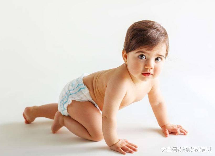 如何给新生儿更换尿不湿? 新妈妈学会这三步, 宝宝屁屁更干爽