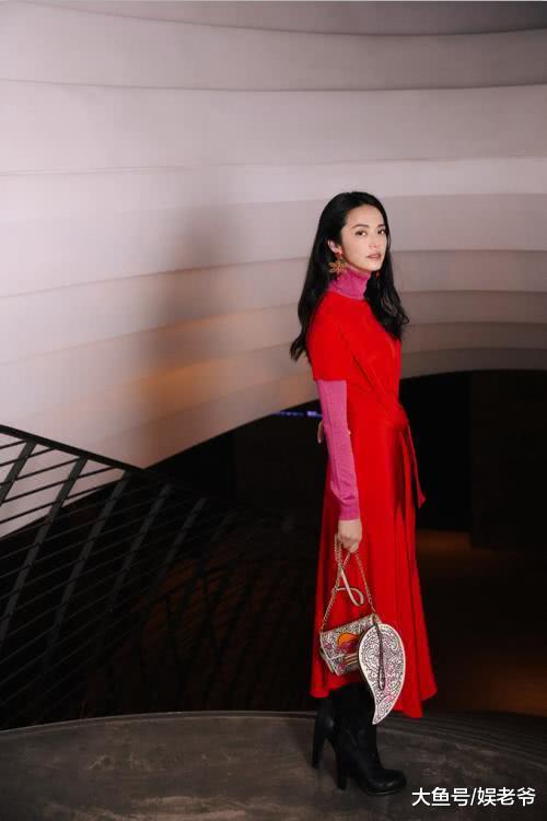 姚晨爱意满满, 成都街头独家演绎ETRO佩斯里之吻限量手袋系列