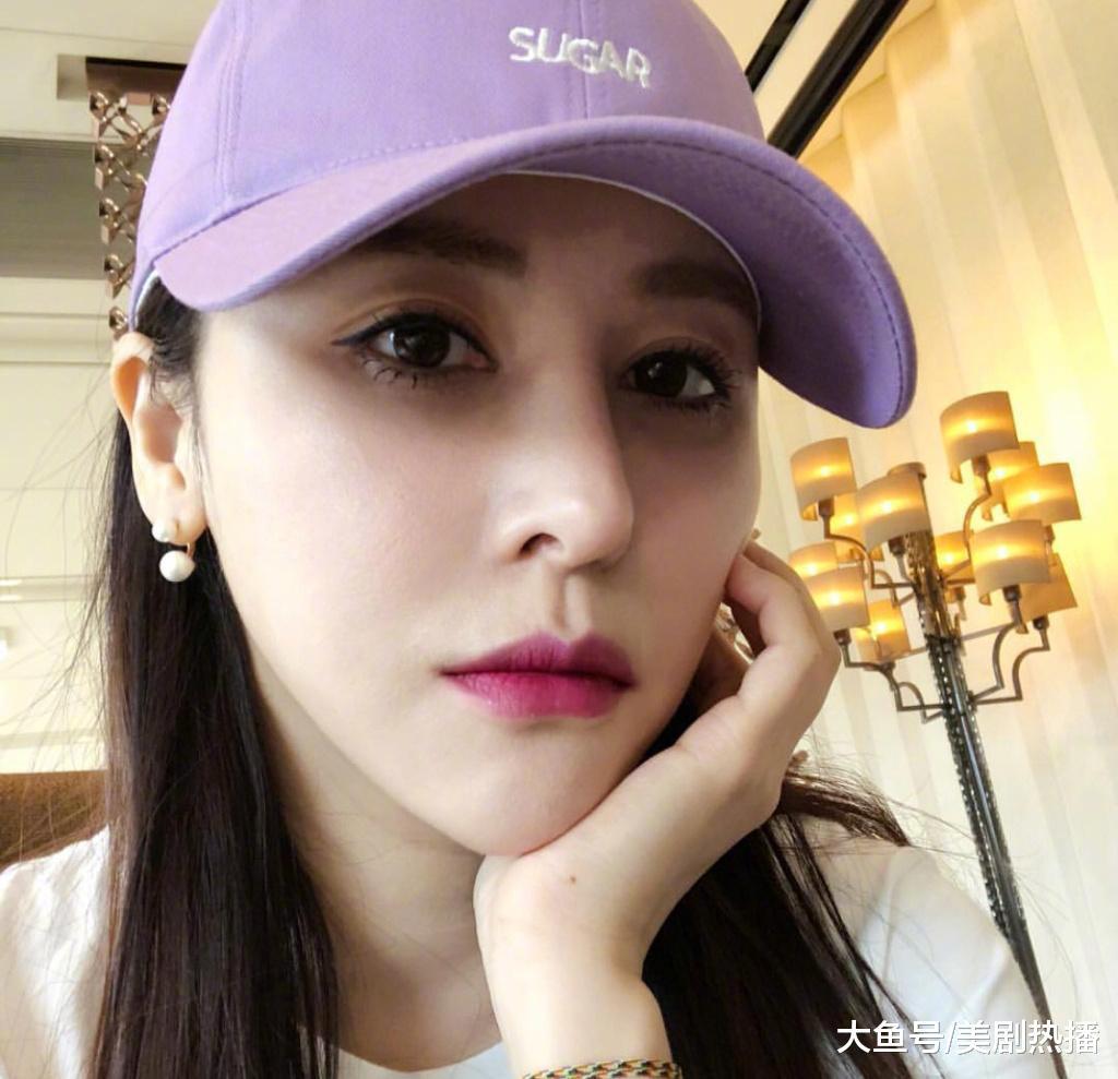 身价百亿偏混娱乐圈, 搬离7亿豪宅嫁打工仔, 她是台湾最接地气儿的千金!