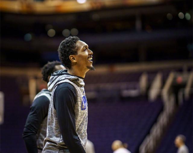 【小偷半夜去他家偷东西，结果一