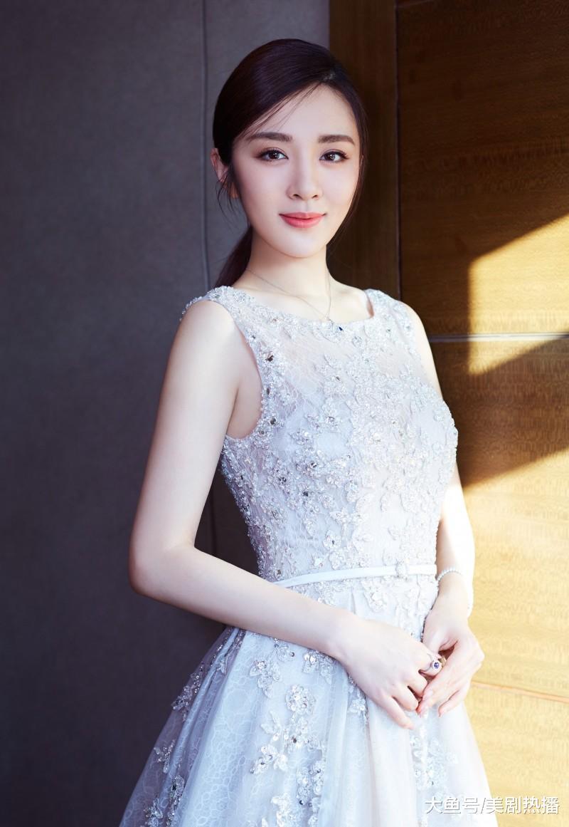 郑凯新恋情曝光, 真和她在一起了? 网友: 爱情的眼神是瞒不住的!