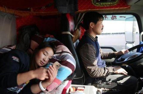 90后美女上夜班月薪过万, 如今却依靠喝药过日子!