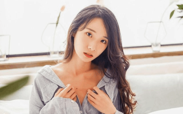 一个男人抚摸一个女人, 最深情的抚摸是哪里?