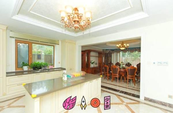 火箭少女入住城堡别墅 巨幅油画超大地毯壕气十足