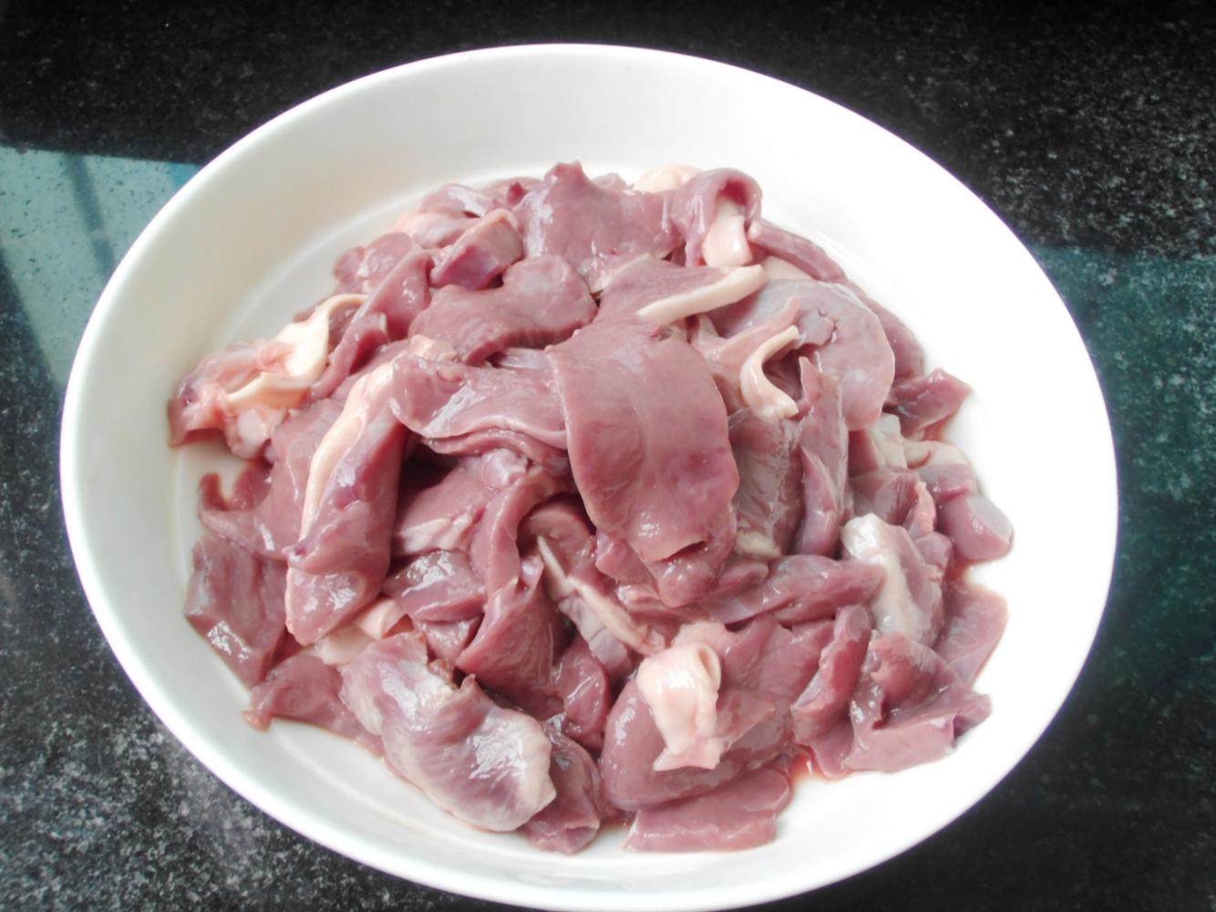 猪身上这个部位, 比猪肉便宜, 加点青椒一起炒, 招待客人倍有面子