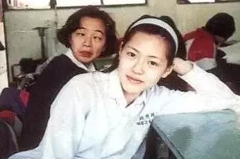 她曾被小S骂丑长达十几年, 节目现场发飙获小s道歉, 如今竟嫁给活佛
