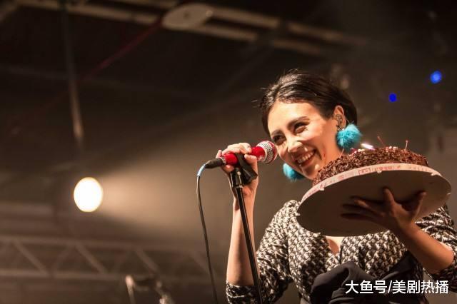 35岁黑帮千金未婚先孕! 男方曾与萧亚轩谈恋爱, 还劈腿女方闺蜜!