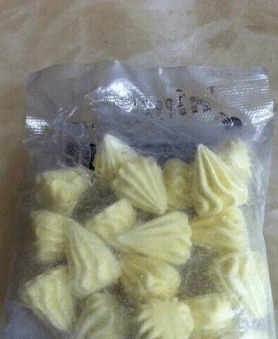 小时候有吃过的吗，举个手。 ​