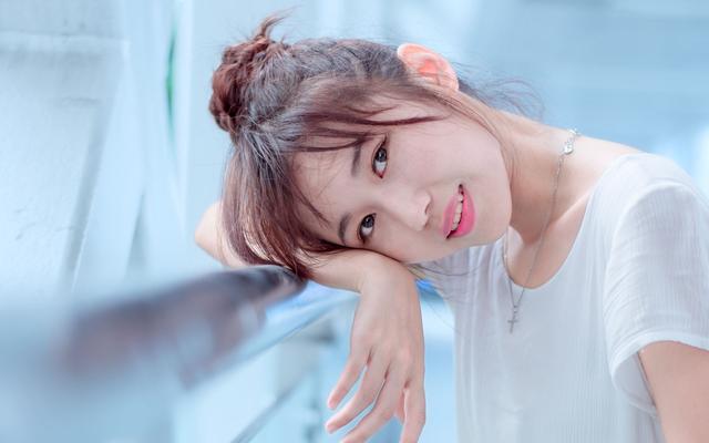 女人有这三种表现, 说明她是“好色之徒”!