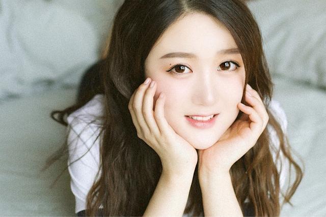 女人对你动情的时候, 会给你这五个身体暗示!