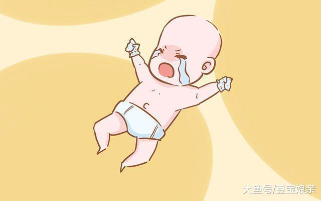 宝宝出生后, 这2个地方要多剪剪, 对他发育有很大好处