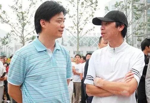 崔永元又晒“大小合同” 大合同838万加一麻袋现金
