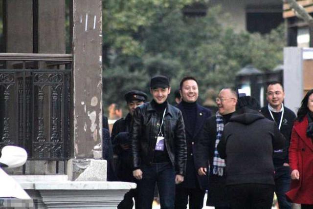 胡歌穿那么帅干嘛! 迷得考生只会表演昏倒, 这回就算落榜都赚翻了