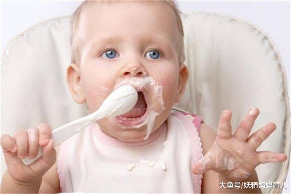 辅食添加是4个月还是6个月? 7大婴儿辅食, 让宝宝更健康