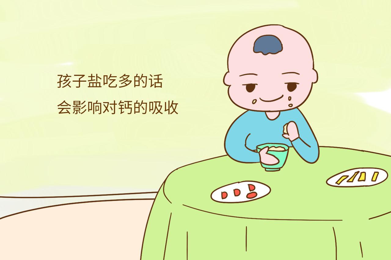 这才是孩子吃大人饭的好时间, 吃太早不利于孩子健康