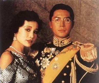 他颜值逆天气质高贵, 却在出生时被亲人遗弃, 差点出演《霸王别姬》