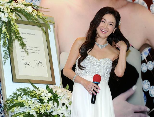 温碧霞松口谈“婚变”原因: 再遇不到这么爱我的人