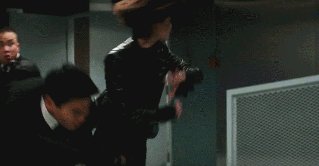 昆凌首次亮相好莱坞大片 短发飒爽被指撞脸杨丞琳