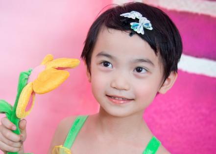 孩子从小就有这几个特征, 长大后很容易吃亏的, 爸妈可要多上心
