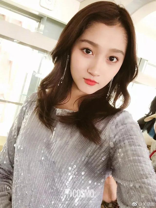 关晓彤怎么变美了? 看来路人的建议她听进去了