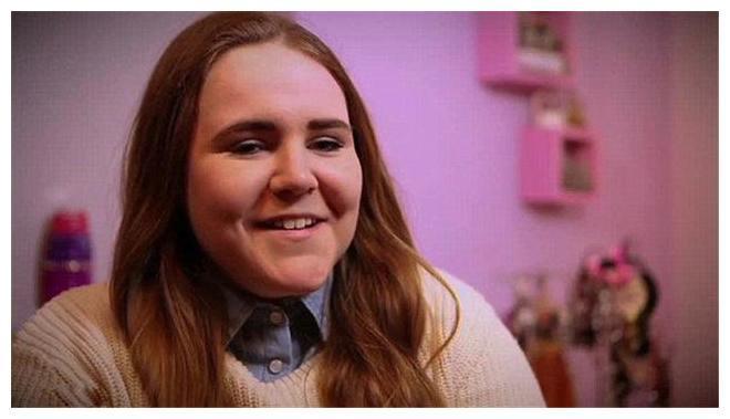 为了满足女儿的奢侈要求, 英国母亲做三份工作维持生活