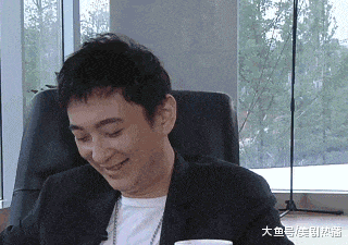 泰国王思聪, 撞脸陈伟霆! 集颜值才华于一身的他还是个痴情种!
