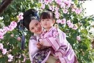 赵薇“女儿”长大了, 美貌像热巴和baby的结合体, 演技好到爆