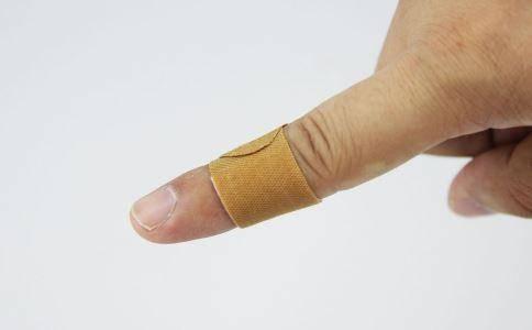 喝酒者, 身体有4种表现, 是肝脏“坏掉”, 谨记3步走, 喝酒少伤身