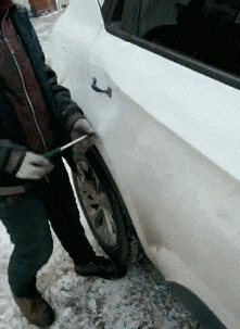 爆笑gif:大叔,你这不是为难新郎啊,这么多酒可喝不完