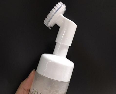 屈臣氏最出名的 洗面奶 美白嫩肤不在话下 张歆艺 好用极了 生活资讯 八戒游戏