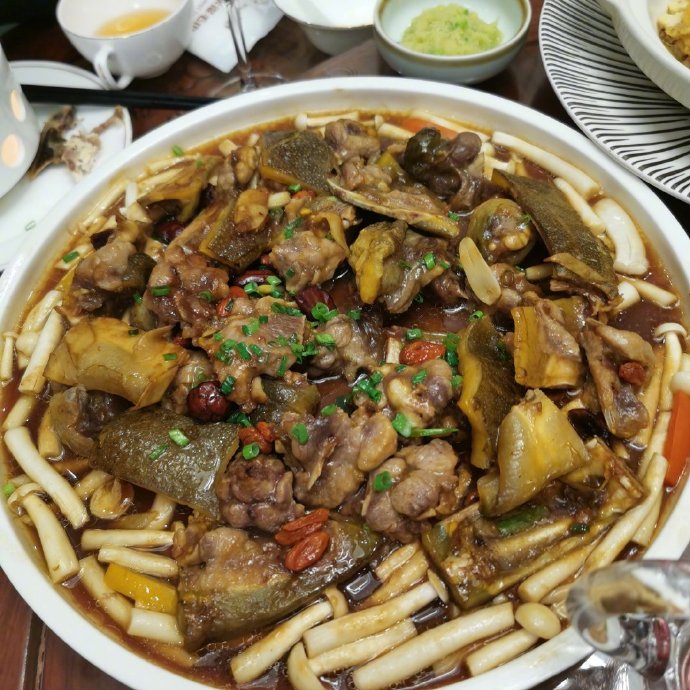 炖甲鱼。