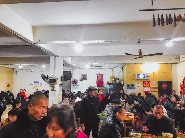 重庆平易近宿 | 相逢朝天门江景影院房